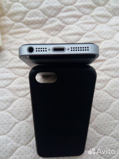 Телефон iPhone SE