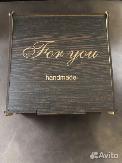 Подарочная коробка