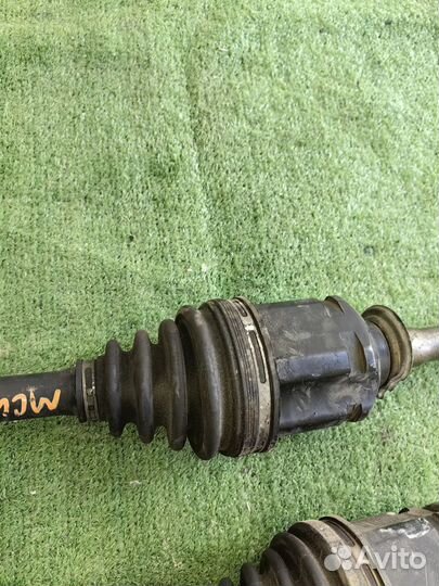 Привода передние Toyota Harrier MCU35 2003 год Про