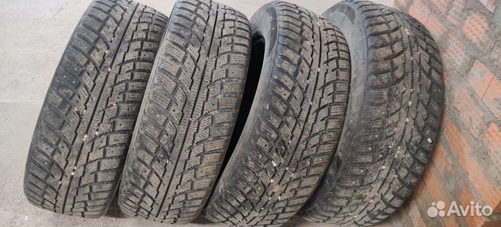 Kumho I'Zen RV Stud KC16 225/65 R17