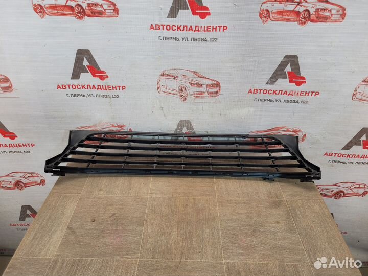 Решётка в бампер Renault Logan с 2018 года