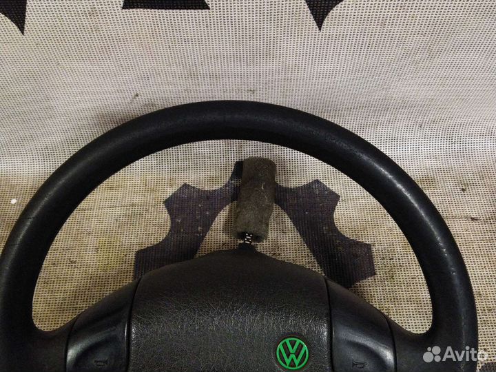 Руль volkswagen Golf 3