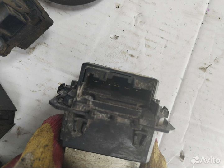 Реостат печки пежо 308