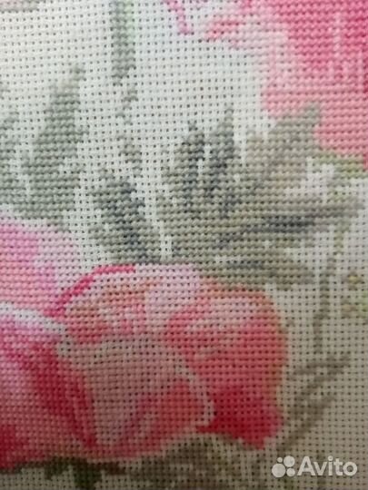 Вышитая крестом картина Маки