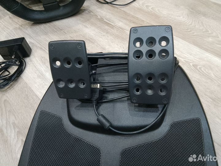 Logitech momo racing руль