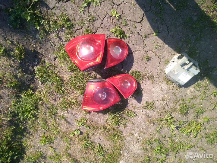 Задние стопы фольцваген комплект4шт состояни на 4+