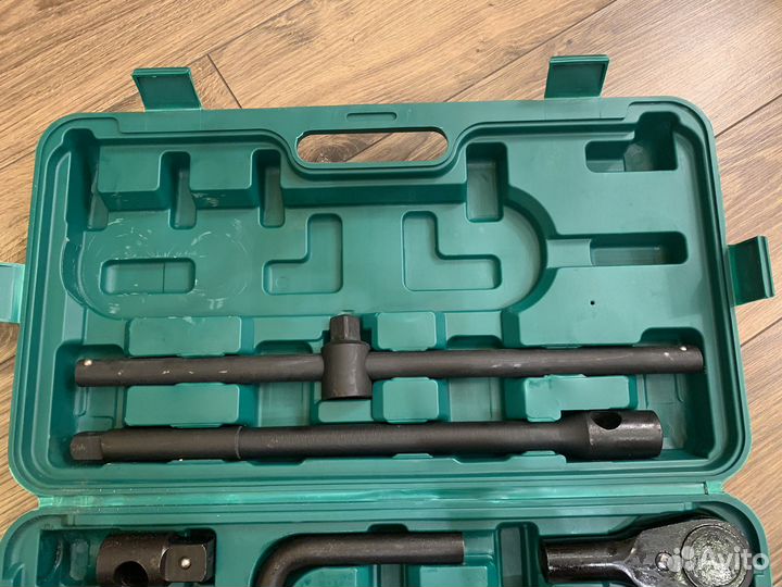 Автомобильный набор инструментов (грузовой)