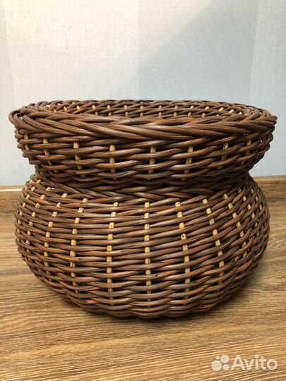 Кашпо для цветов из ротанга 