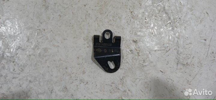 Кронштейн Renault Fluence K4MV838 2010