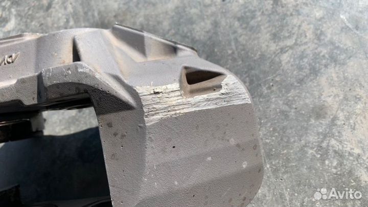 Суппорт тормозной передний левый Mercedes-Benz