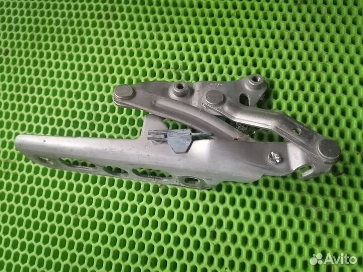 Петля капота правая Форд Мондео 3