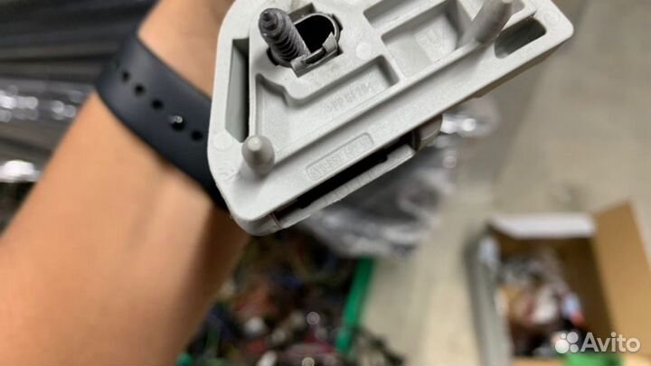 Ручка потолка салонная задняя Skoda Octavia A5 FL