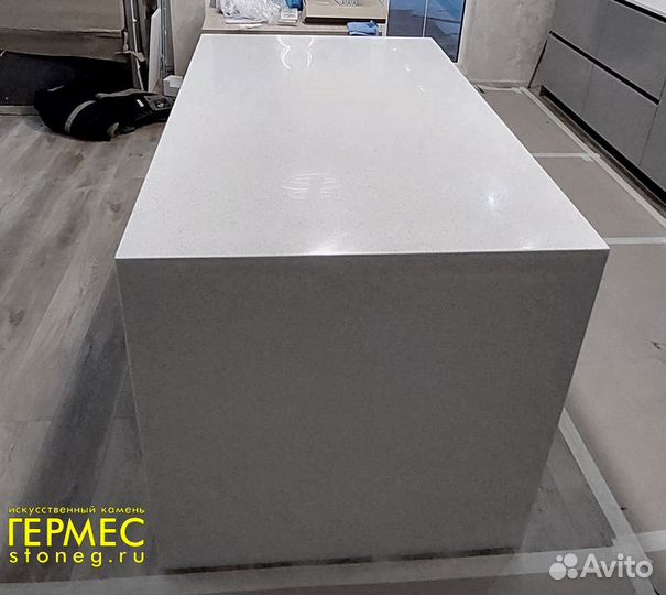 Кухонный островок Столешница из камня Grandex m2