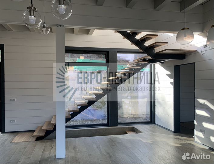 Лестница на заказ на второй этаж под ключ