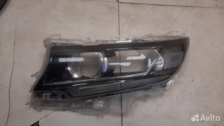 Стекло Фары передней левой