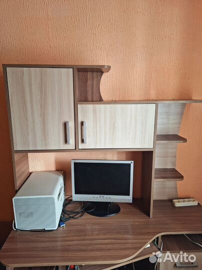 Компьютерный стол