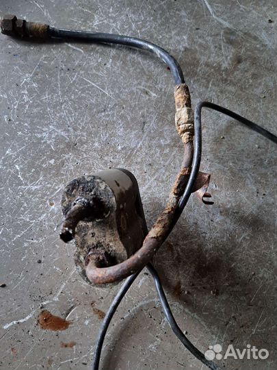 Клапан гидроподвески задний левый Mercedes W140