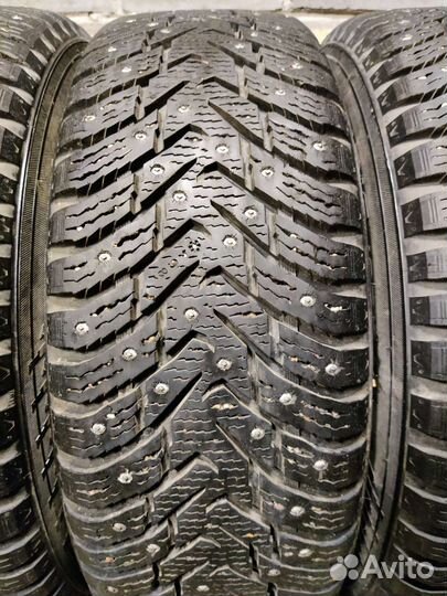 Nokian Tyres Hakkapeliitta 8 SUV 215/65 R16 102T
