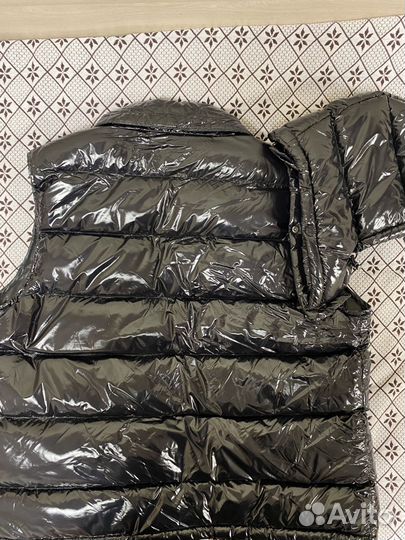 Жилетка Moncler глянцевая