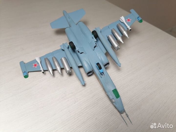 Модель Су-25уб спарка 1:72