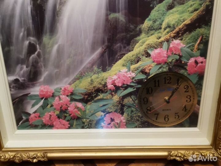 Картины.,водопад. с часами. 65см.на53см