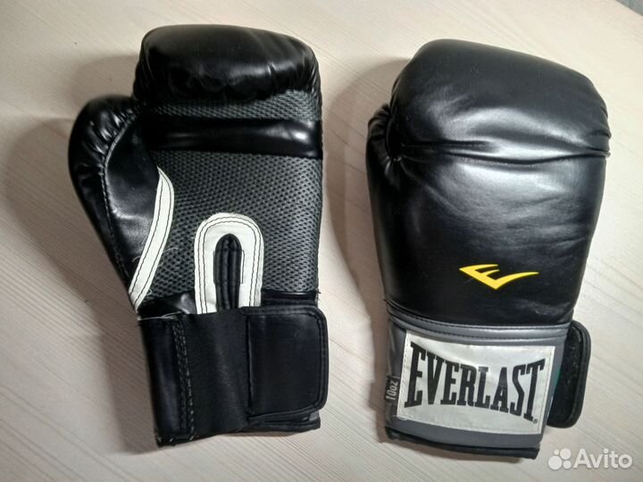 Боксерские перчатки everlast 10 oz