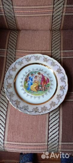Декоративная фарфоровая тарелка