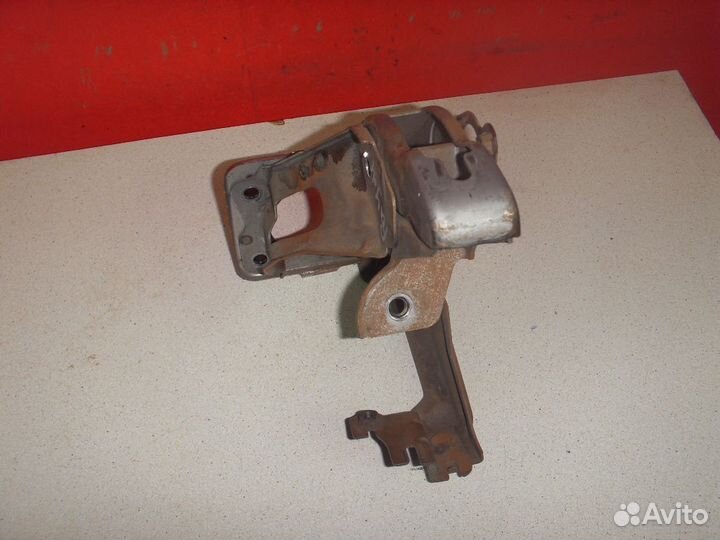 Кронштейн педали тормоза 5510646030 Toyota Raum