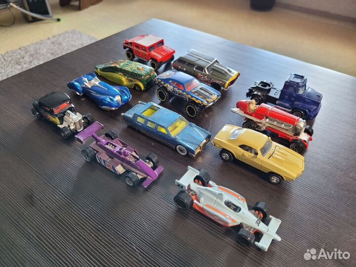 Hot wheels машинки