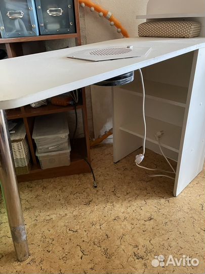 Маникюрный стол складной бу