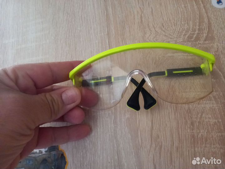 Ножик Очки Продаю оригинальные вещи