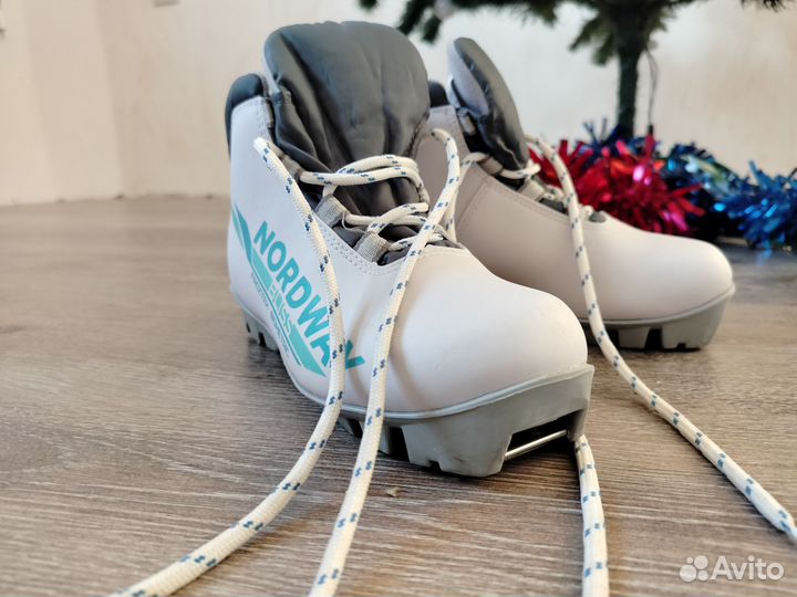 Лыжные ботинки