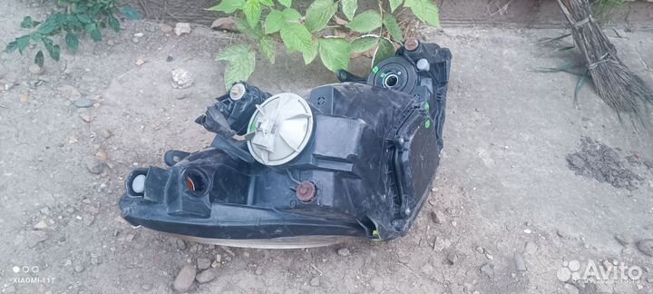 Фара Тойота estima 2001г левая