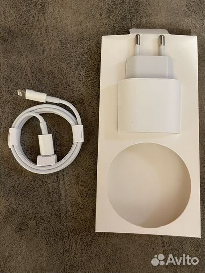 Зарядное устройство для iPhone