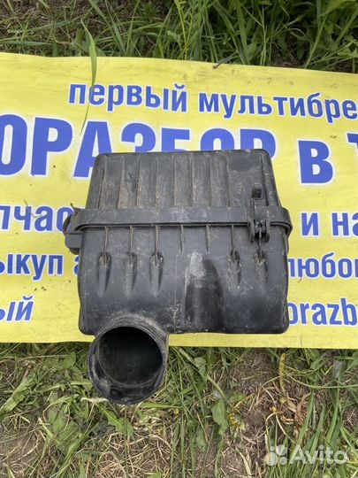 Корпус воздушного фильтра Hyundai Santa-fe