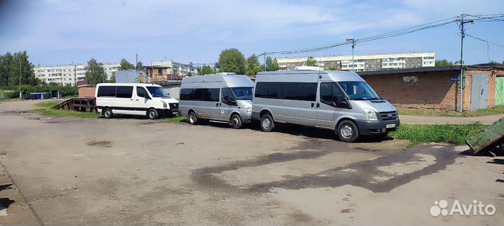 Водитель с личным микроавтобусами