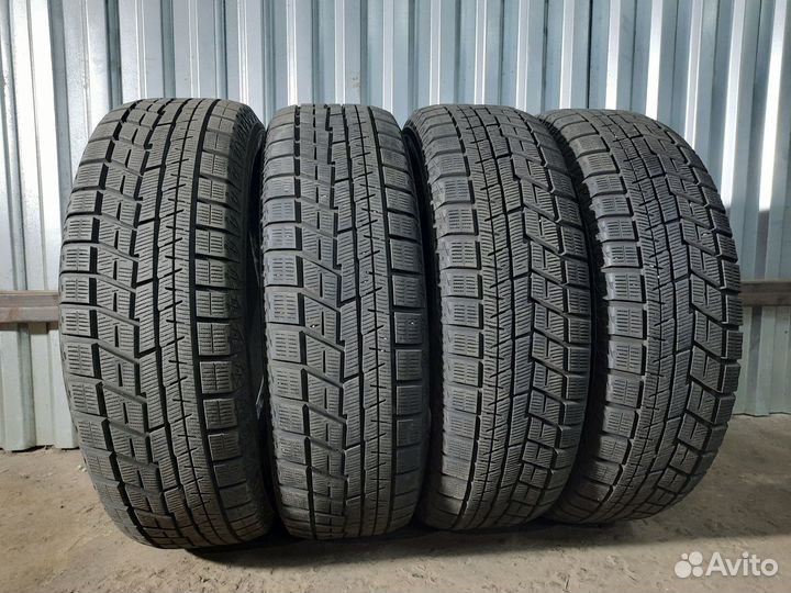 Yokohama Ice Guard IG60 215/60 R16