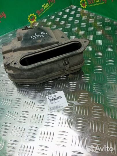 Корпус воздушного фильтра Volkswagen B5 седан 2.8