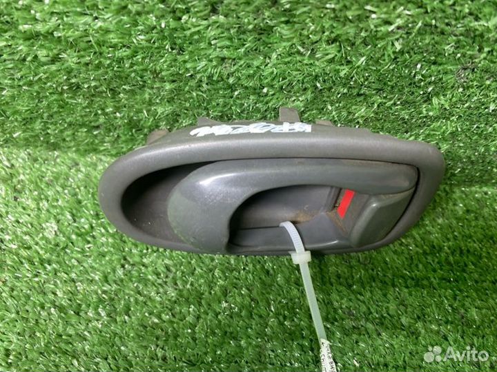 Ручка внутренняя передняя правая Kia Shuma