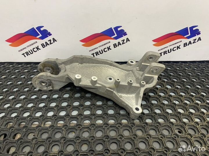 Кронштейн кабины передний левый Scania 5-series