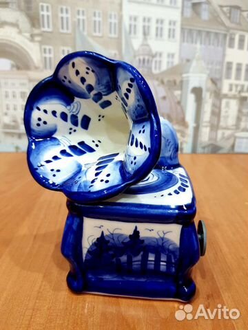 Музыкальная шкатулка граммофон