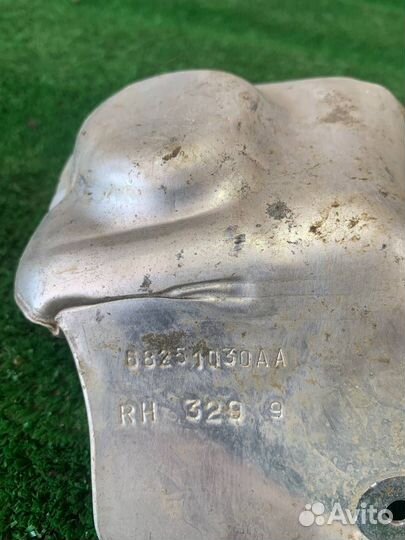 Защита (экран) выпускного коллектора Jeep Wrangler