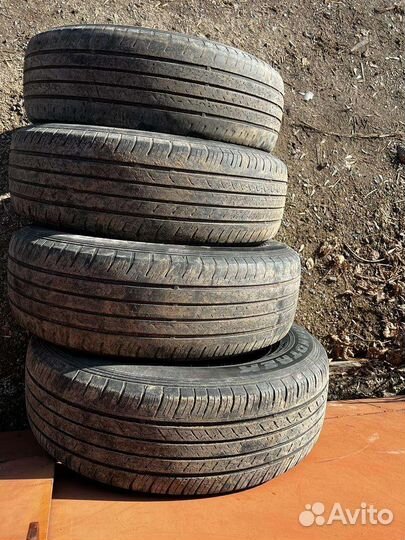 Dunlop Grandtrek ST30 225/65 R17 102