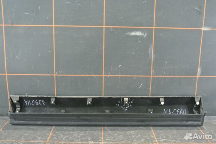 Накладка двери передней правой - Toyota RAV 4