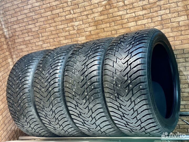 Nokian Tyres Hakkapeliitta 8 275/45 R21 и 315/40 R21