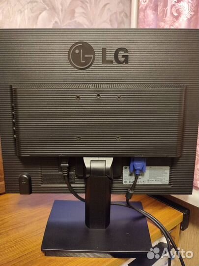 LG. монитор flatron L1919S - SF