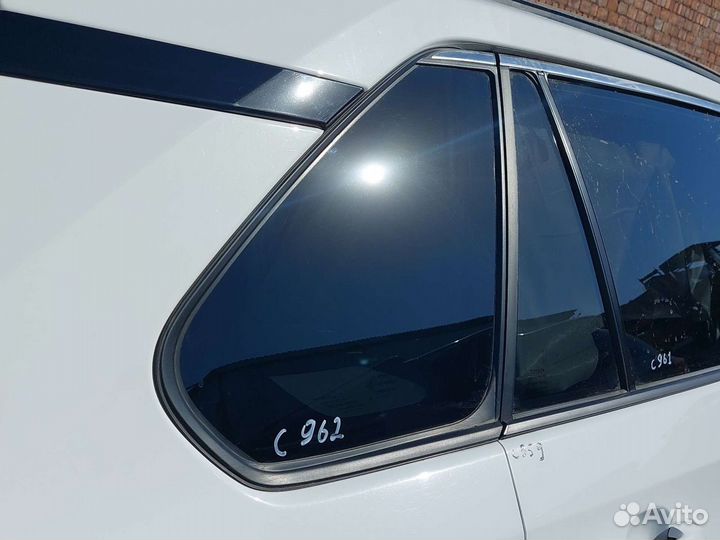Toyota Rav4 ха50 задняя форточка