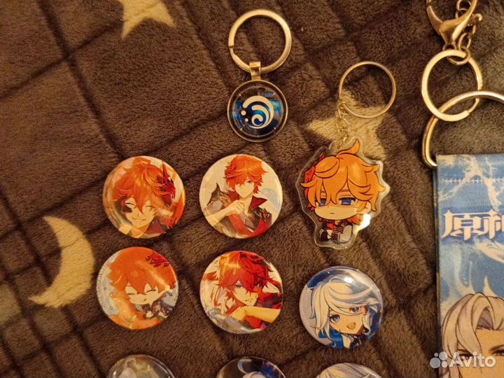 Значки, брелки