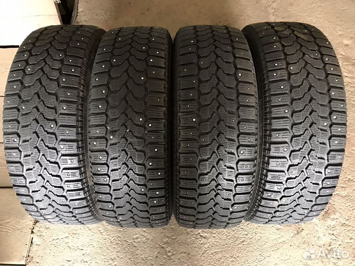 Yokohama Ice Guard Stud IG55 215/60 R17 96Q