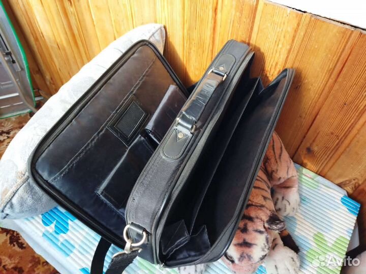 Портфель для ноутбука и документов